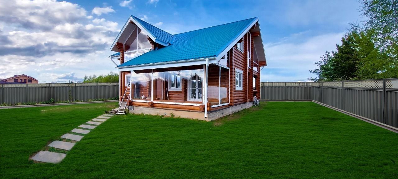 Мягкие окна на веранде загородного дома в посёлке Дрожжино